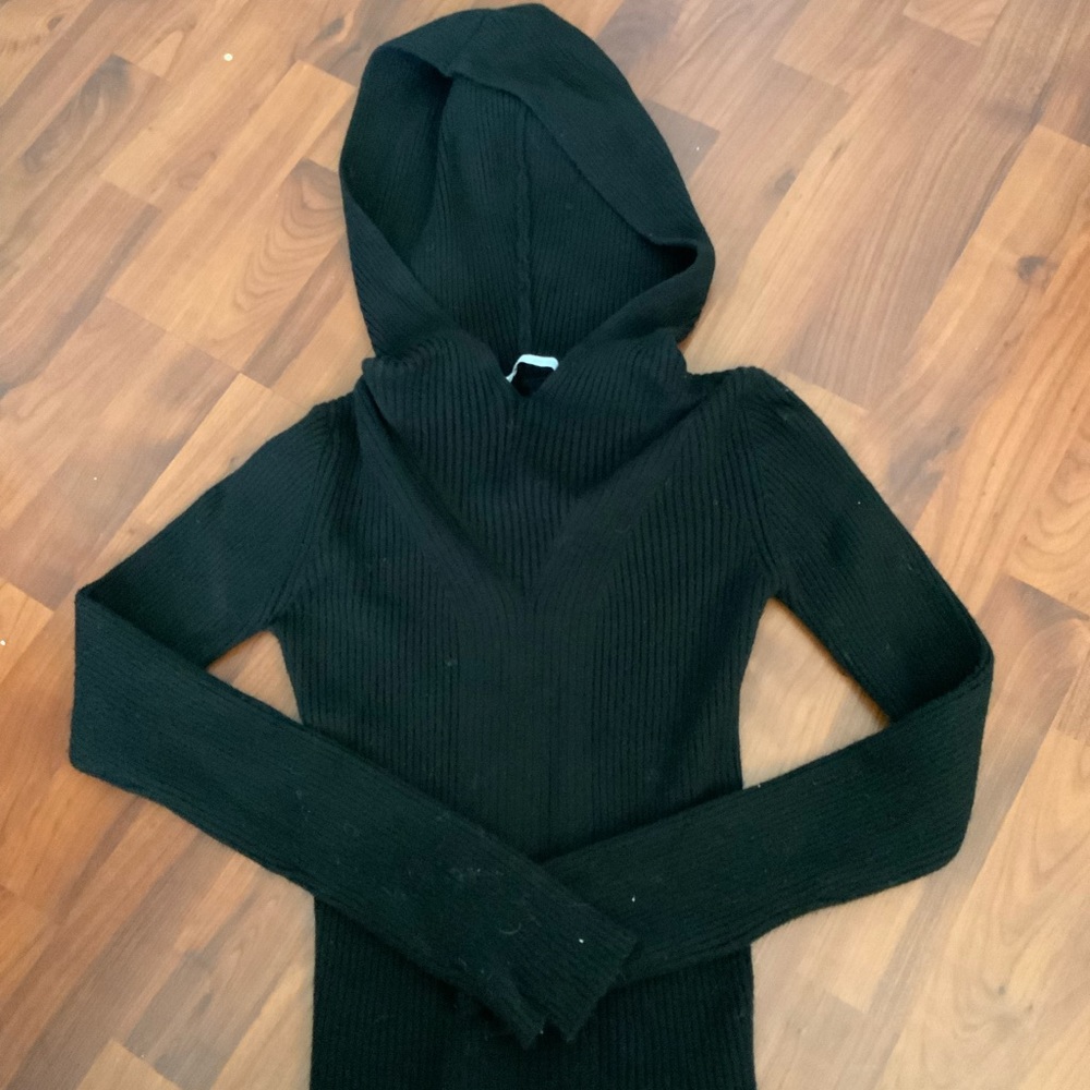 Zara long sleeve fitted sweater with hood